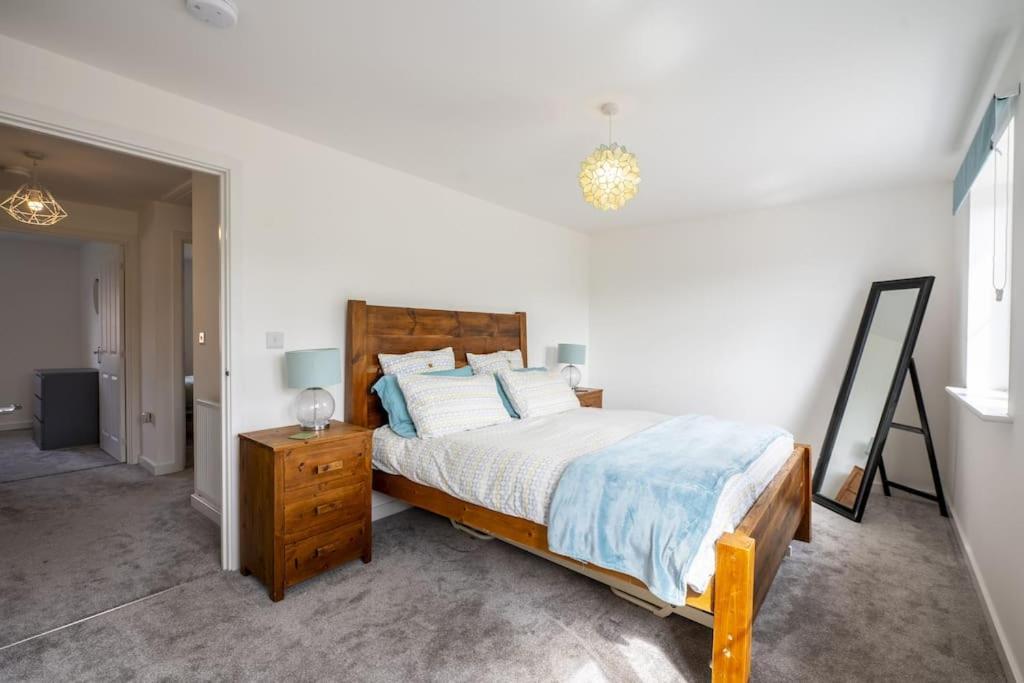 Cosy 3 Bed Near Beaches, Cardiff & Brecon Beacons Coity Buitenkant foto