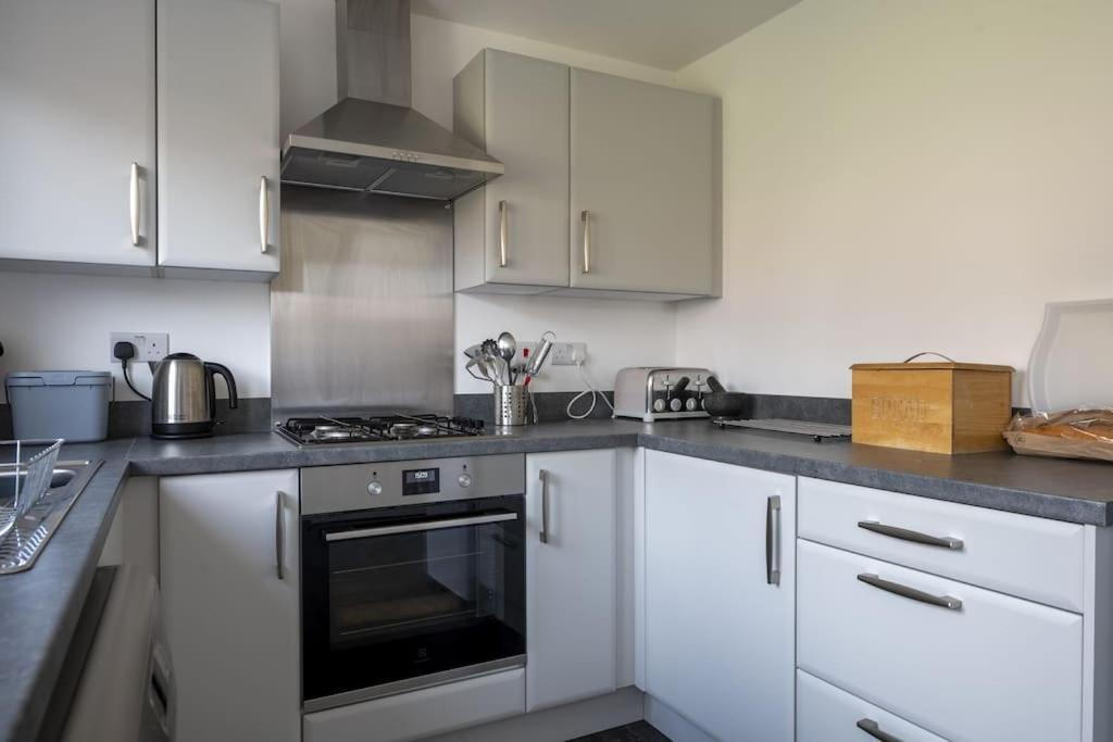 Cosy 3 Bed Near Beaches, Cardiff & Brecon Beacons Coity Buitenkant foto