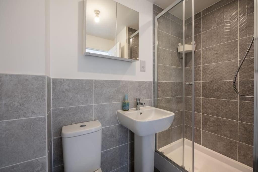 Cosy 3 Bed Near Beaches, Cardiff & Brecon Beacons Coity Buitenkant foto