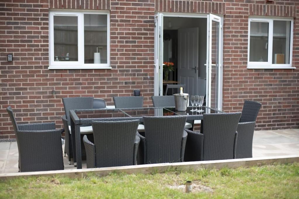 Cosy 3 Bed Near Beaches, Cardiff & Brecon Beacons Coity Buitenkant foto