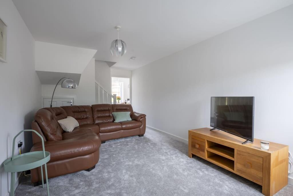 Cosy 3 Bed Near Beaches, Cardiff & Brecon Beacons Coity Buitenkant foto