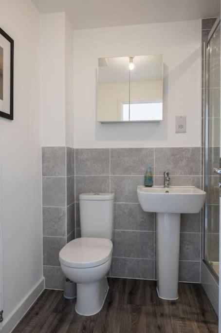 Cosy 3 Bed Near Beaches, Cardiff & Brecon Beacons Coity Buitenkant foto
