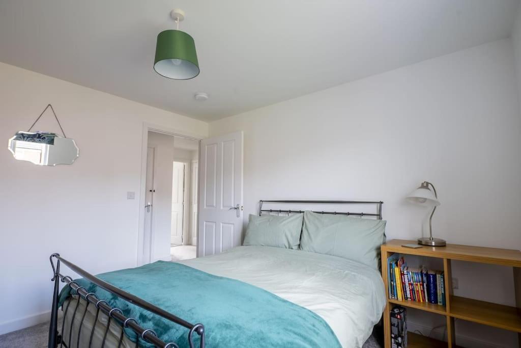 Cosy 3 Bed Near Beaches, Cardiff & Brecon Beacons Coity Buitenkant foto