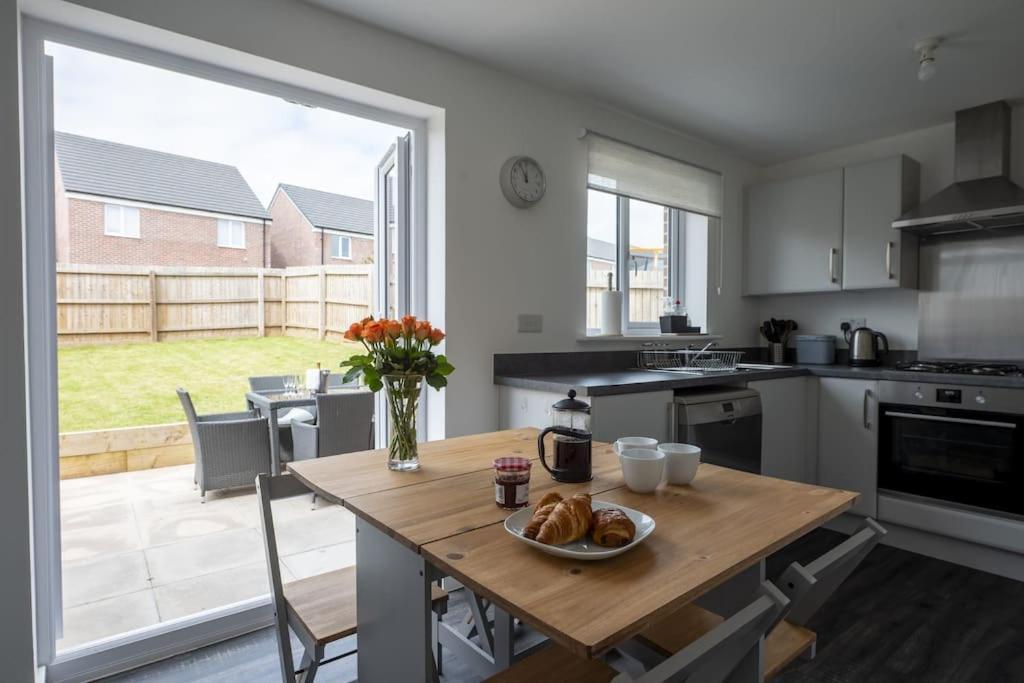 Cosy 3 Bed Near Beaches, Cardiff & Brecon Beacons Coity Buitenkant foto