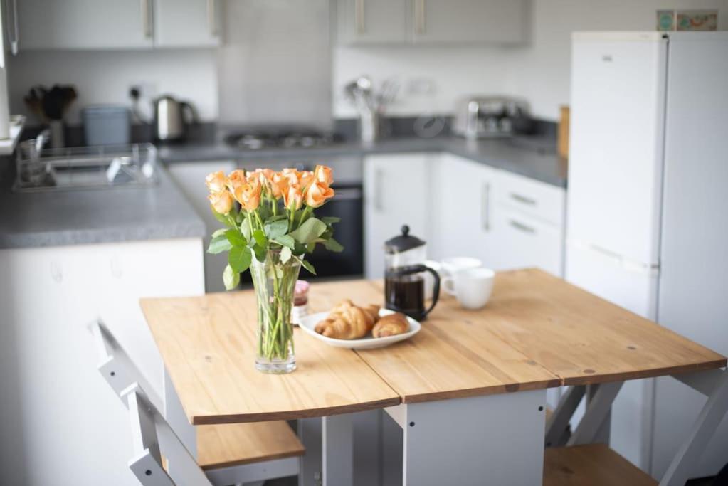 Cosy 3 Bed Near Beaches, Cardiff & Brecon Beacons Coity Buitenkant foto